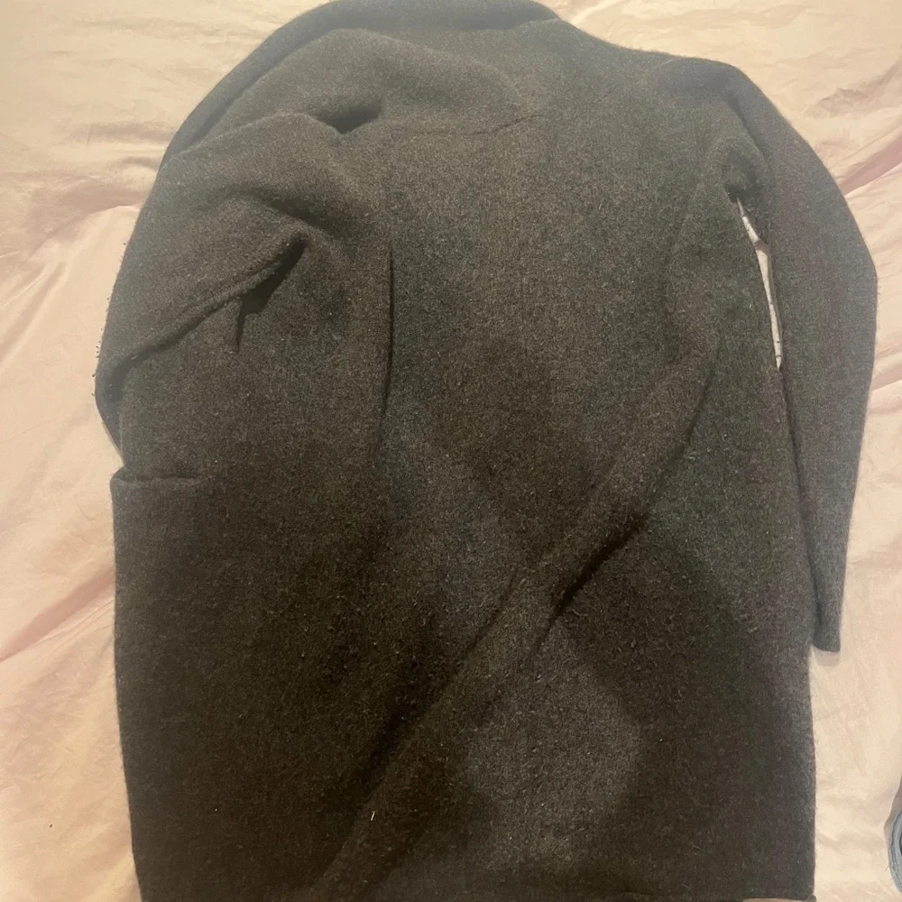 Barney’s New York long cashmere cardigan - Picture 2 of 4